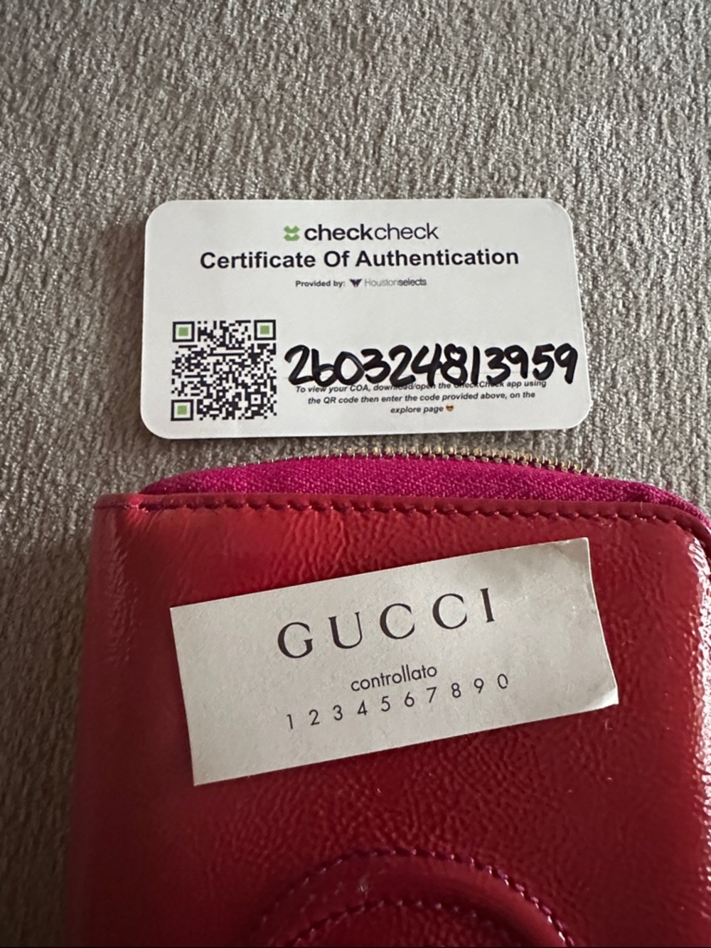 Gucci SoHo Medium Zip Around Wallet - Picture 12 of 12